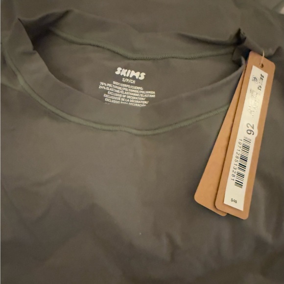 SKIMS Fits Everybody Gunmetal Size S XXS T-Shirt Woman’s or Teen Girl’s Top NWT - Picture 6 of 7